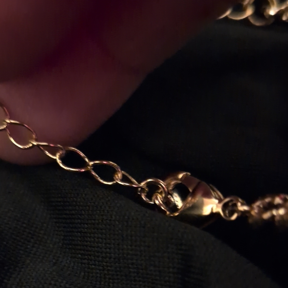 MAYAMAR Gold Curb Chain Necklace - Picture 3 of 9